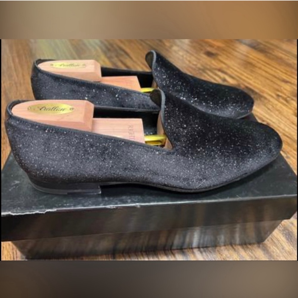 Magnanimous velvet shoes in perfect condition. Worn twice.